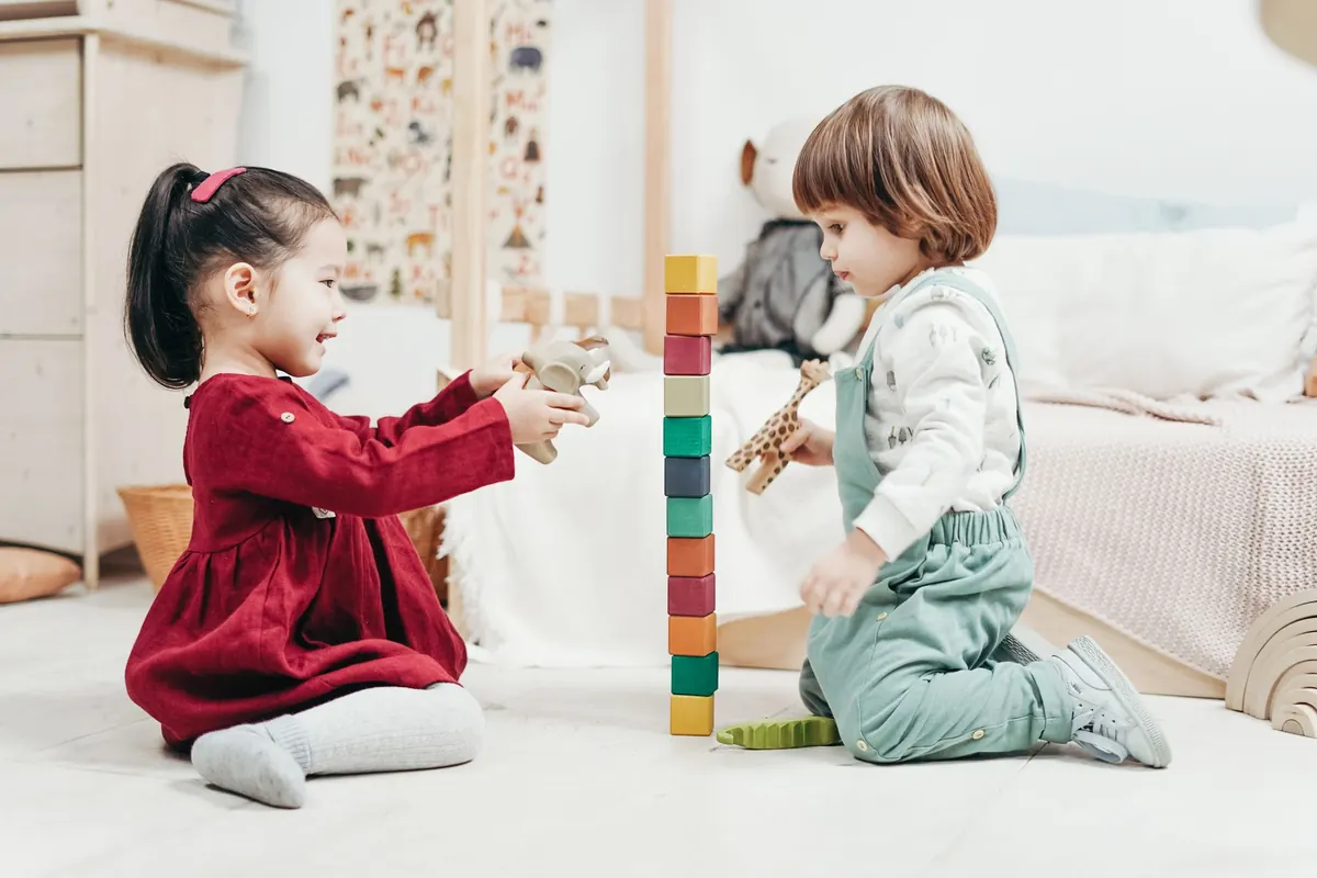 How to Introduce a Toddler to a New Sibling: 10 Preparation Tips